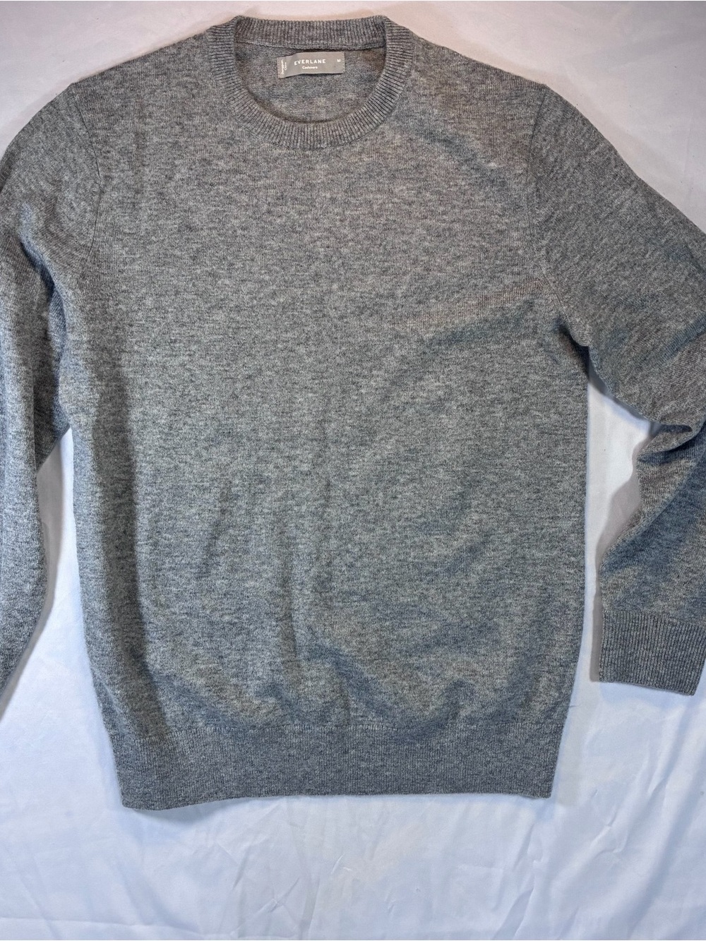 Everlane Men’s Cashmere Sweater in Heather Gray